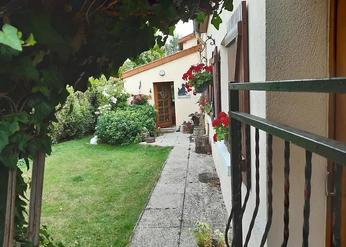 Les Alouettes Bed & Breakfast